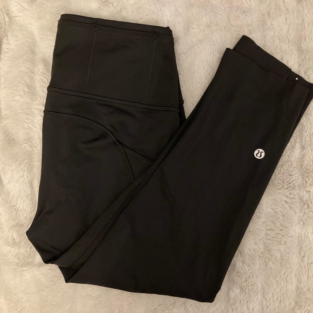 Nearly New LULULEMON Fast and Free HR Crop 19" w/ Pockets & Reflective Detail